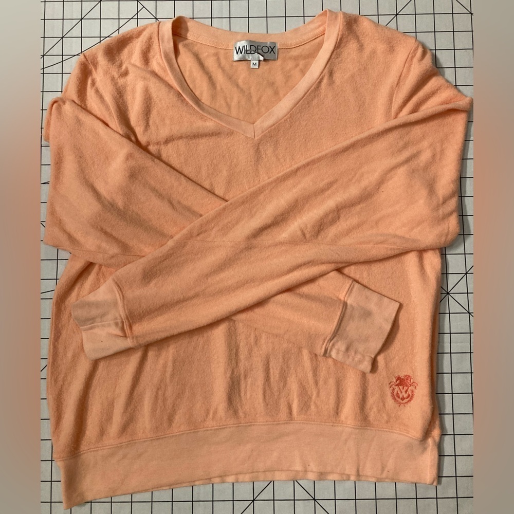 NEW  WildFox Women’s Medium Orange Logo Sweater‎